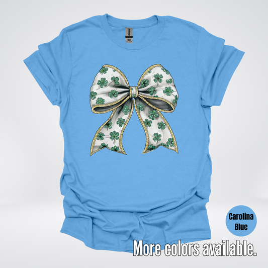 Lucky Clover Green Coquette Glitter Bow – Saint Patrick’s Day T-Shirt