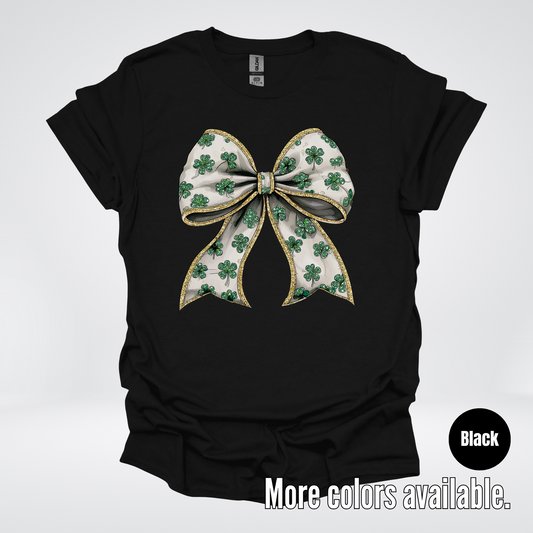 Lucky Clover Green Coquette Glitter Bow – Saint Patrick’s Day T-Shirt