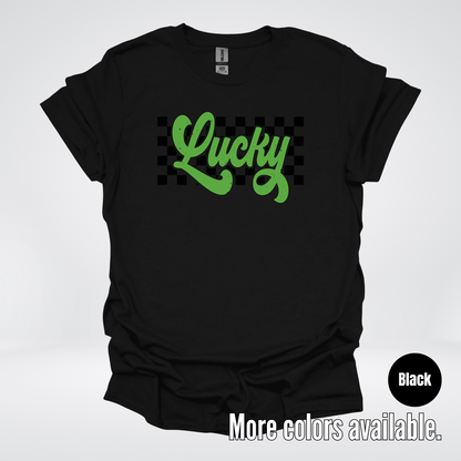 Lucky Cursive Checkered Retro – Saint Patrick’s Day T-Shirt