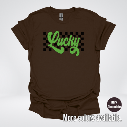 Lucky Cursive Checkered Retro – Saint Patrick’s Day T-Shirt
