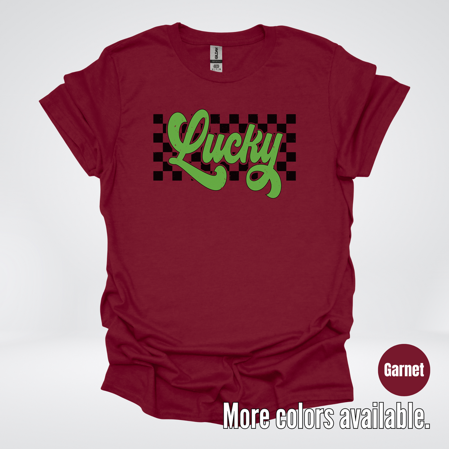 Lucky Cursive Checkered Retro – Saint Patrick’s Day T-Shirt