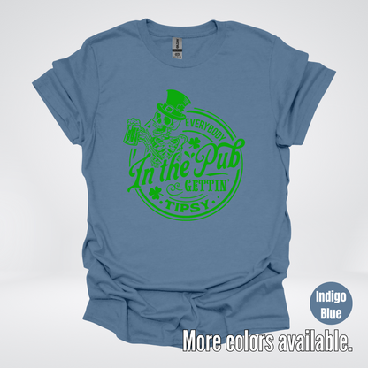 Everybody In The Pub Gettin Tipsy – Green Skeleton And A Beer – Saint Patrick’s Day T-Shirt