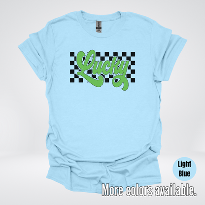 Lucky Cursive Checkered Retro – Saint Patrick’s Day T-Shirt
