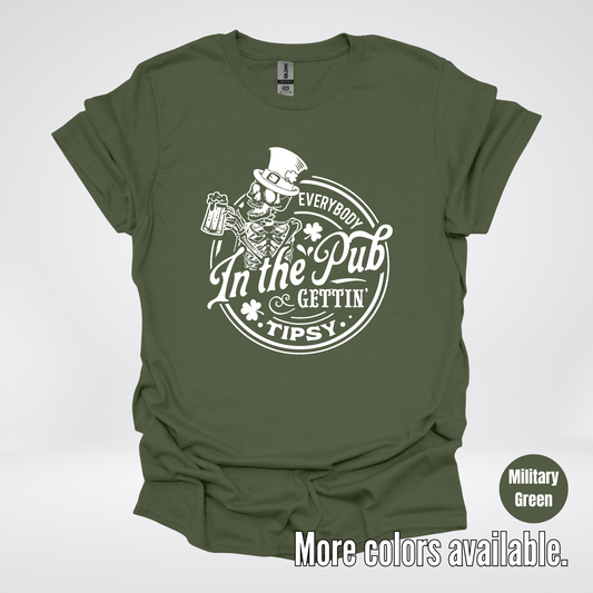 Everybody In The Pub Gettin Tipsy – White Skeleton And A Beer – Saint Patrick’s Day T-Shirt