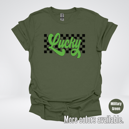 Lucky Cursive Checkered Retro – Saint Patrick’s Day T-Shirt