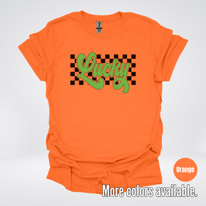 Lucky Cursive Checkered Retro – Saint Patrick’s Day T-Shirt