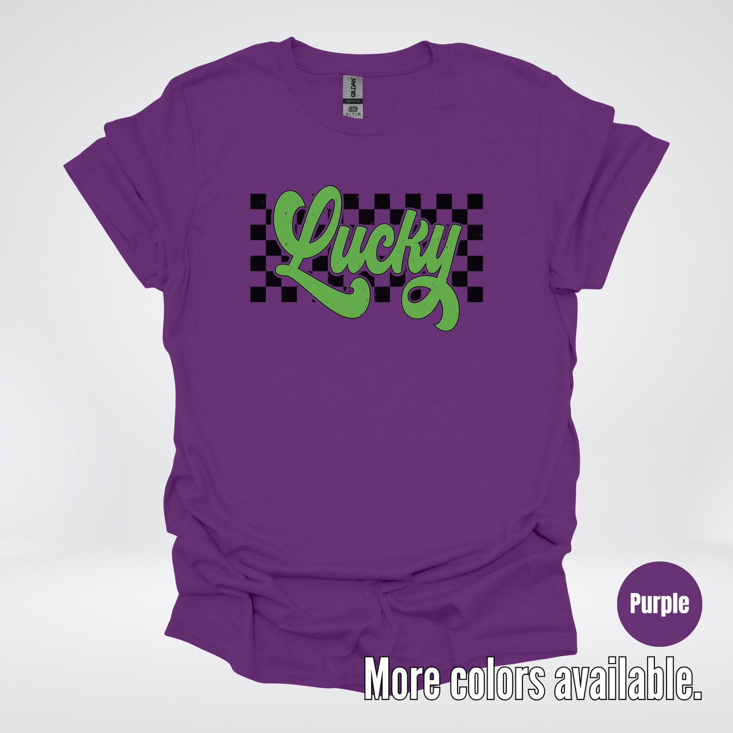Lucky Cursive Checkered Retro – Saint Patrick’s Day T-Shirt