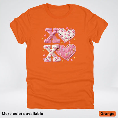 XOXO Hook Yard Faux - T-Shirt
